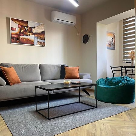 Dea'S Apartment: Hidden Gem تيرانا المظهر الخارجي الصورة