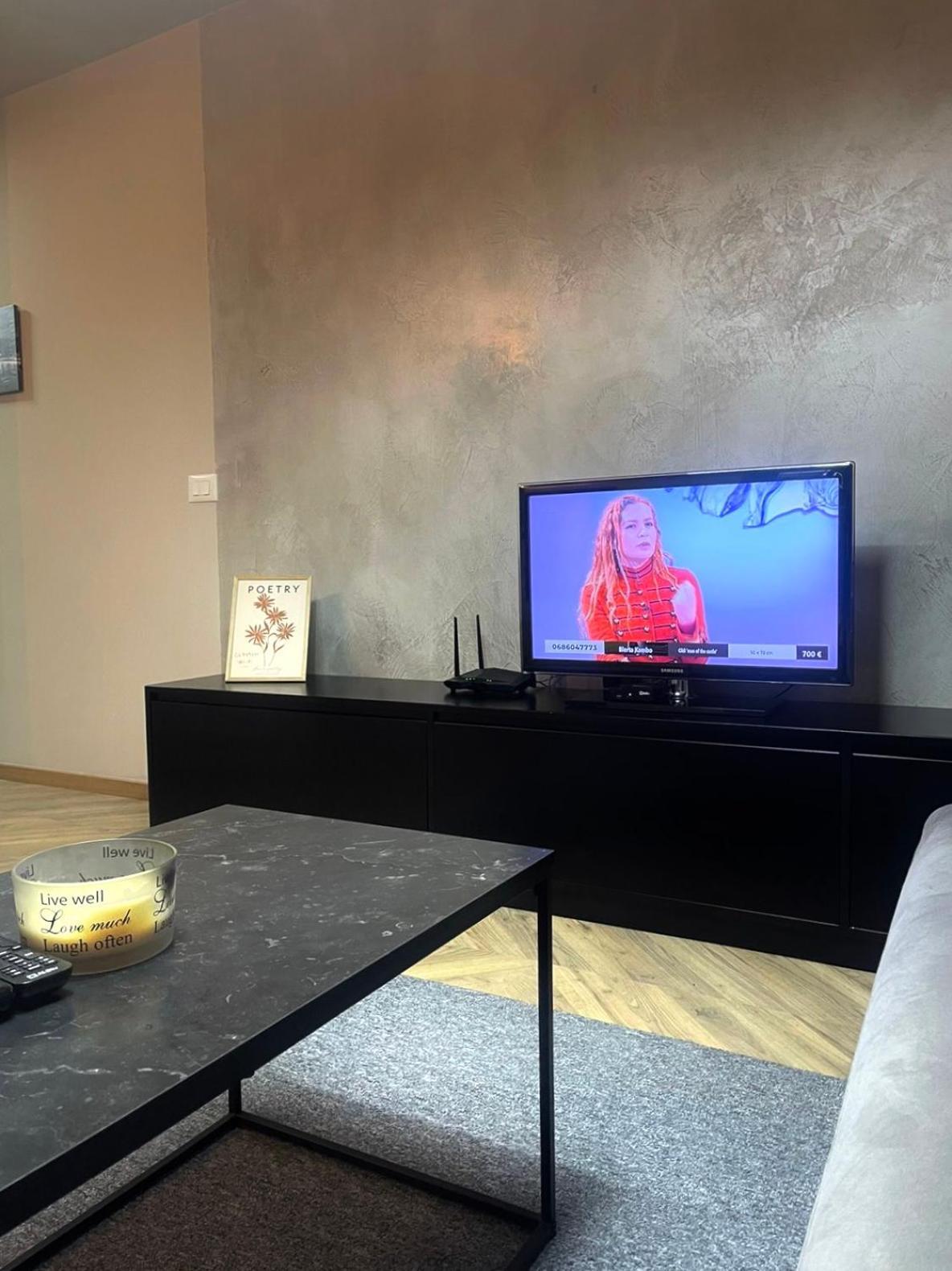 Dea'S Apartment: Hidden Gem تيرانا المظهر الخارجي الصورة